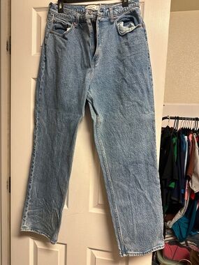Abercrombie & Fitch High-Rise Straight Leg Jeans - Light Blue